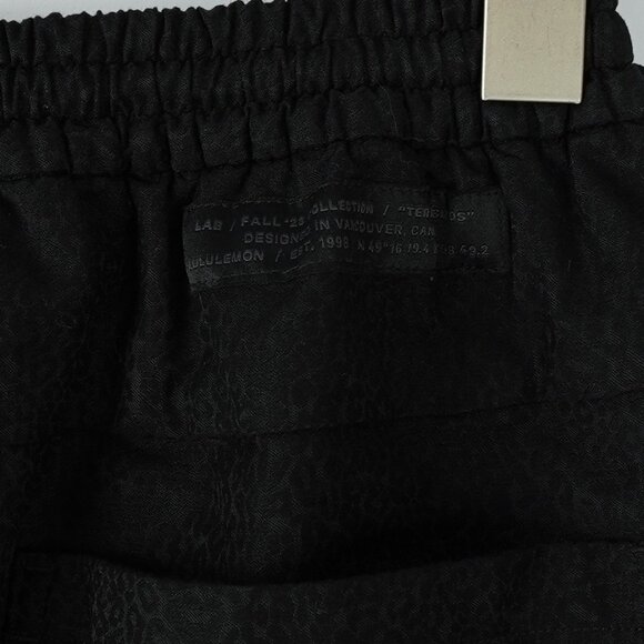 lululemon Lab Jacquard Relaxed Tapered Pant 27" - Leopardo Jacquard Black - XS - Picture 4 of 8